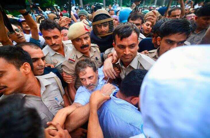 BREAKING : 8 घंटे के धरने के बाद फिर सड़कों पर राहुल-प्रियंका: 'ज्ञानेश कुमार का इस्तीफा तय', जंतर-मंतर कूच से मची अफरा-तफरी