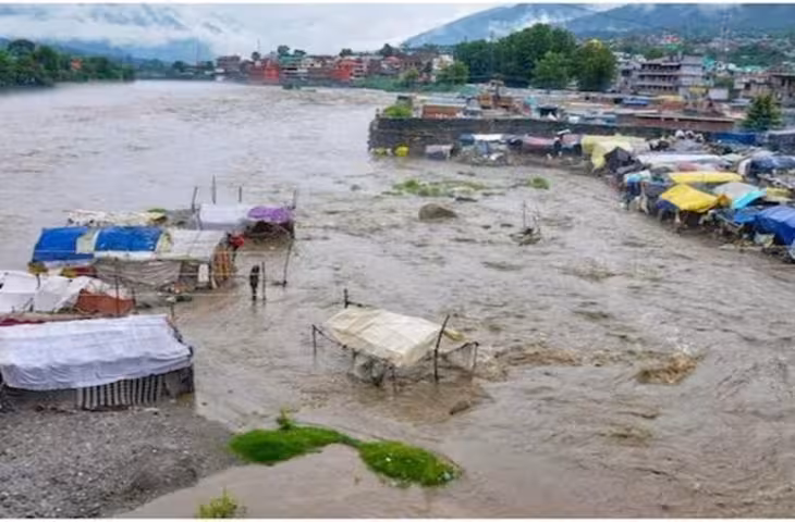 उत्तराखंड में फिर सक्रिय हुआ मॉनसून, 10 जिलों में भारी बारिश और वज्रपात का अलर्ट; देहरादून-बागेश्वर में स्कूल बंद