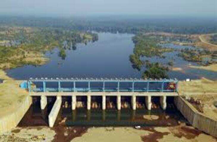 कोटा ब्लॉक के भैंसाझार में अरपा नदी पर 1,141 करोड़ रुपये की लागत से अरपा भैंसाझार प्रोजेक्ट का निर्माण 2013 से चल रहा