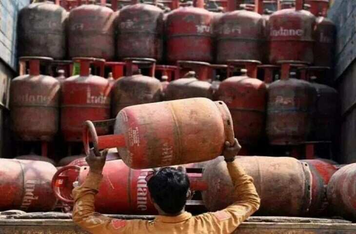 गैस कंपनियों का बढ़ता घाटा बढ़ाएगा आपके घर का खर्च ?&nbsp;₹59 हजार करोड़ के पार पहुंचा आंकड़ा, क्या महंगा होगा सिलेंडर&nbsp;