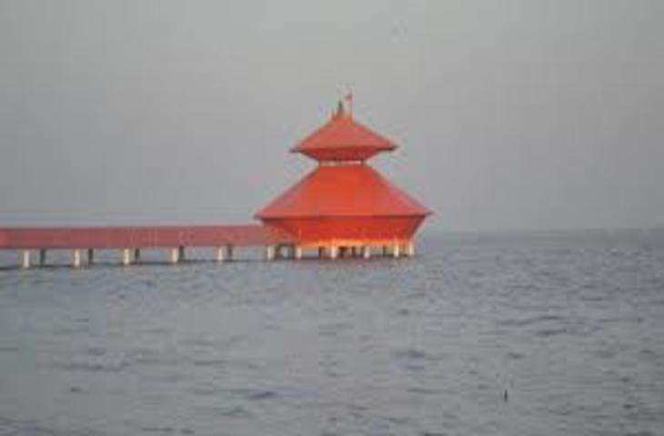 समुद्र की गोद में समा जाता है भारत का यह अनोखा शिव मंदिर, जानिए इसके बारे में कुछ खास बातें