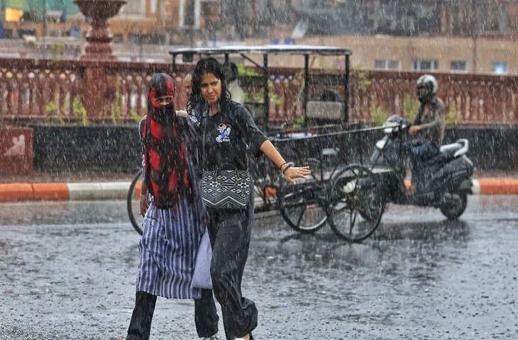 IMD Weather Alert: बिहार से लेकर पूर्वोत्तर भारत तक भारी बारिश की चेतावनी, दिल्ली में भी बरसेंगे बादल, जानिए ताजा मौसम अपडेट