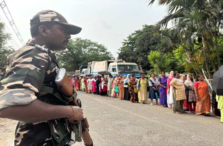 West Bengal Voting: हावड़ा में EVM गड़बड़ी से हंगामा, 2 गिरफ्तार&nbsp;नादिया में BJP एजेंट पर हमला, मतदान केंद्रों पर भारी भीड़