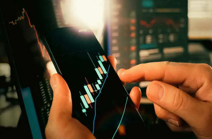 Stock Market Closing :&nbsp;निवेशकों की हुई बल्ले-बल्ले! लगातार तीसरे दिन तेजी के साथ बंद हुआ बाजार,&nbsp;सेंसेक्स 261 अंक चढ़ा&nbsp;