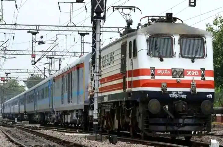 भारतीय रेलवे ने 2024-25 में बिना टिकट यात्रियों से वसूला ₹1780.76 करोड़, क्षमता बढ़ाने के लिए नई ट्रेनें और कोच जोड़े