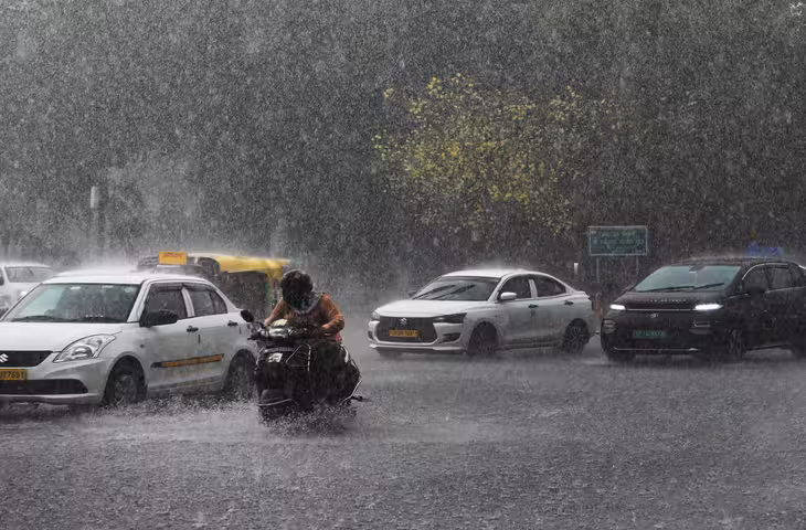छत्तीसगढ़ में शनिवार को भी बारिश का दौर, कई जगह गरज-चमक के साथ बिजली गिरने की चेतावनी