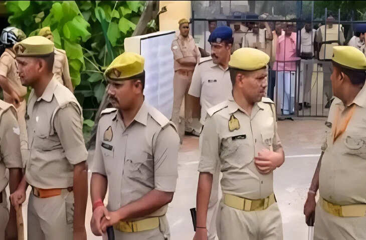 खुदाई में मिला था ये ‘खजाना’, ग्रेटर नोएडा में NRI परिवार को ठगों ने सुनाई ये कहानी