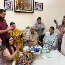 पटना में राबड़ी आवास पर सांस्कृतिक कार्यक्रम, वीडियो में देंखे ‘लौंडा नाच’ और चैता गीतों की महफिल रही खास