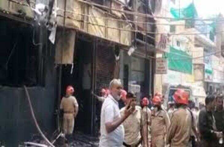 दिल्ली के मालवीय नगर में रेस्टोरेंट में भीषण आग, एक्सक्लूसिव फुटेज में देंखे 10 लोगों की मौत; कई गंभीर