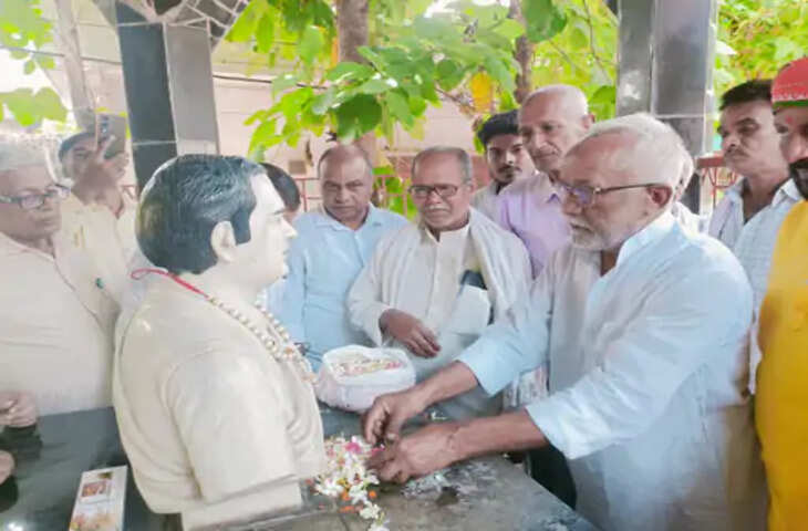 शेखपुरा में पूर्व प्रधानमंत्री राजीव गांधी की 82वीं जयंती मनाई गई, कांग्रेस नेताओं ने दी श्रद्धांजलि