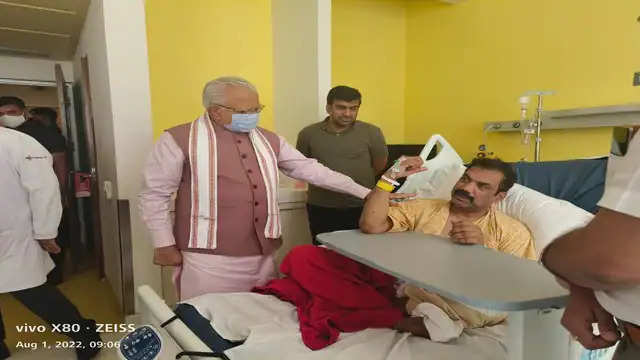 Gurgaon मुख्यमंत्री ने अस्पताल पहुंचकर विधायक का हाल जाना