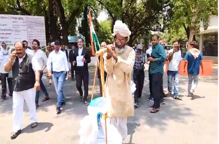 &lsquo;सर, ये अन्न बॉर्डर पर पहुंचा दें&hellip;&rsquo; कंधे पर अनाज की बोरी लादकर DM ऑफिस पहुंचा किसान, क्या बोले अफसर?