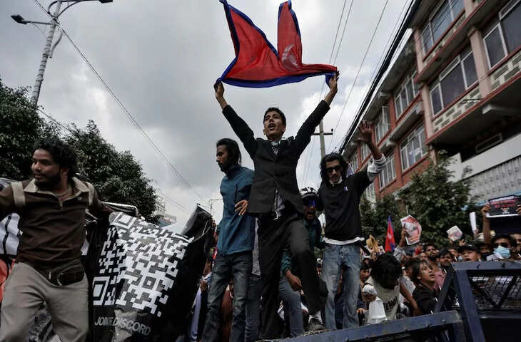 भोपाल में छात्रों का बड़ा आंदोलन, 6 साल से अटकी डिग्री ने बढ़ाया गुस्सा; नर्सिंग छात्र अनिश्चितकालीन धरने पर