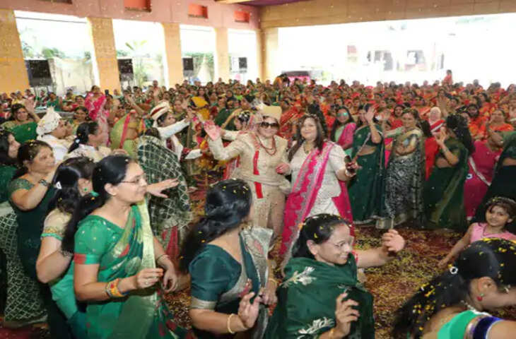 Indore श्री भारतवर्षीय खंडेलवाल दिगंबर जैन महिला महासभा का फाग उत्सव