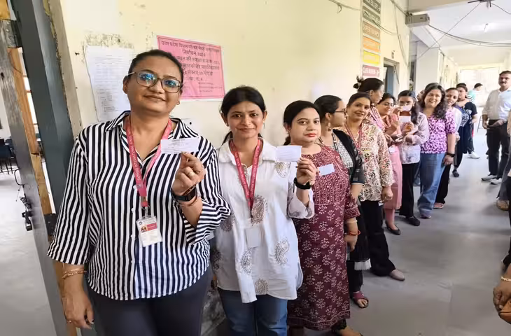 यूपी विधान परिषद चुनाव: आगरा के 3 मतदान केंद्रों पर फिर होगी वोटिंग, निर्वाचन आयोग की मंजूरी का इंतजार