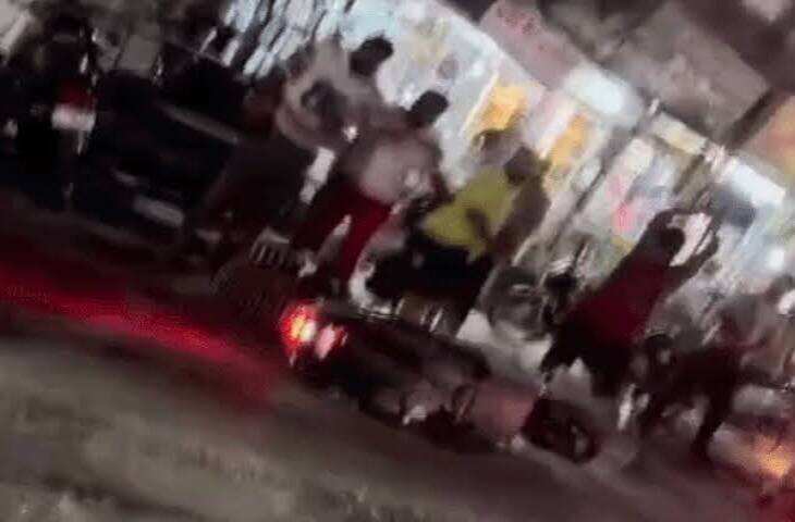 बाड़मेर में नगर परिषद कर्मचारी से मारपीट मामला: चार आरोपी गिरफ्तार, पुलिस ने पैदल घटनास्थल तक ले जाकर कराई मौका तस्दीक