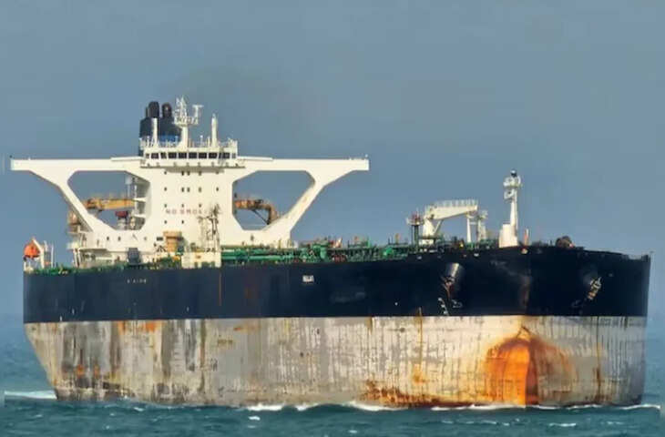 US Navy ने रूसी तेल टैंकर पर किया कब्जा, क्या ट्रंप ने तोड़ा अंतरराष्ट्रीय नियम? समझें समुद्र का कानून​​​​​​​