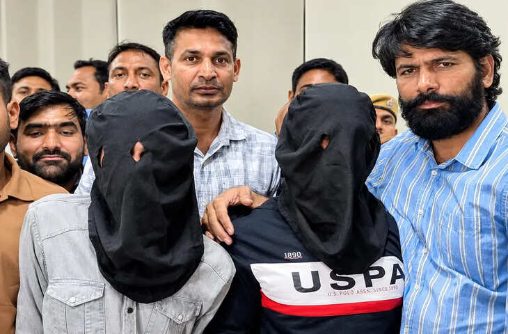 BREAKING: टाइगर श्रॉफ फायरिंग केस में बड़ा अपडेट, सूरत से बरामद हुईं दो पिस्तौल