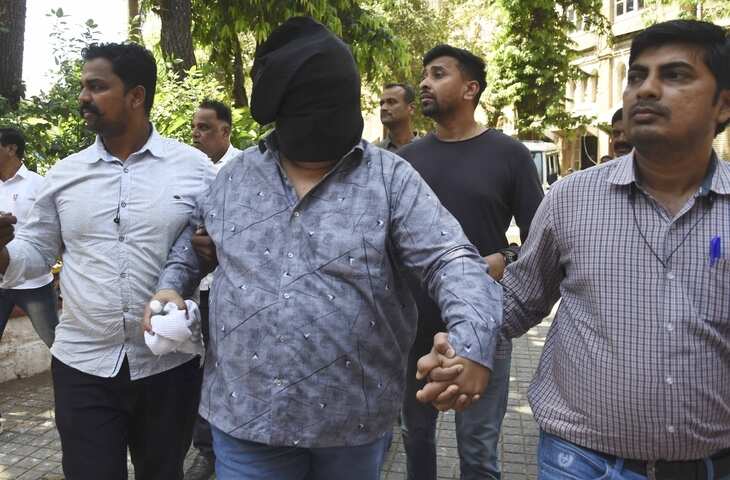 Amrita Fadnavis से जबरन वसूली के आरोपी सट्टेबाज को 6 महीने बाद जमानत मिली