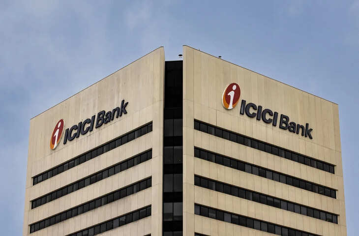 ICICI बैंक ग्राहकों की जेब पर मार: कैश निकासी पर ज्यादा चार्ज, EMI की एक भी किस्त चूकी तो लगेगा मोटा जुर्माना