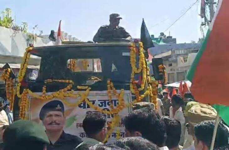 असम में ड्यूटी के दौरान हार्ट अटैक से चित्तौड़गढ़ के जवान की मौत, वीडियो में जाने 25 दिन बाद मिलनी थी पदोन्नति; पत्नी वर्दी लेकर रो पड़ीं