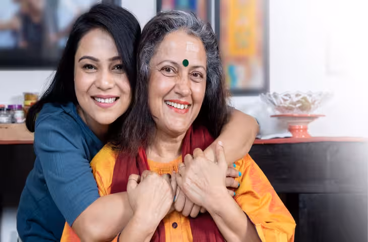 दोस्त, टीचर और गाइड! कैसे बदला मां-बेटी का बॉन्ड? जानिए ऑनलाइन शॉपिंग से स्मार्ट टेक्नोलॉजी तक का सफर