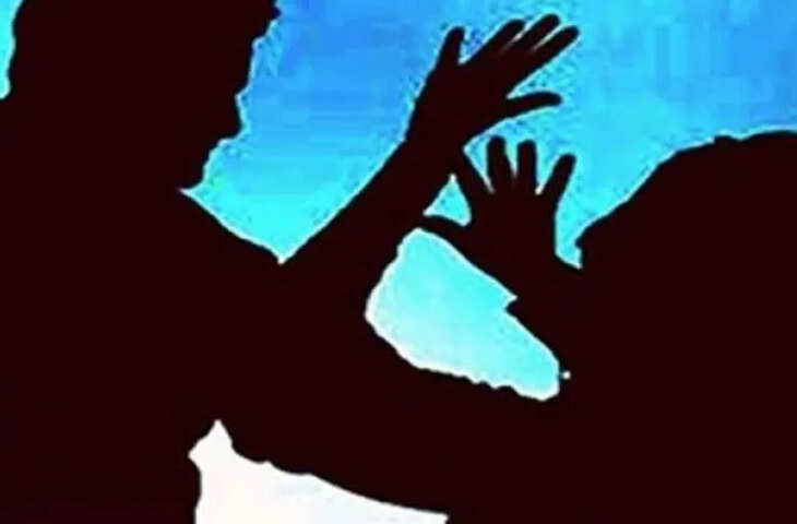 गोपालगंज में शर्मनाक वारदात, महिला को कथित तौर पर निर्वस्त्र कर घुमाने का आरोप; तीन पर मामला दर्ज