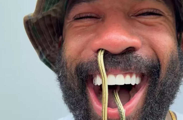 OMG! शख्स ने नाक से घुसाया सांप और मुंह से निकाल दिया, वायरल वीडियो देख काँप जायेगी रूह&nbsp;