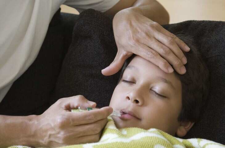 Child High Fever Alert: पैरासिटामोल बेअसर होने पर न दें यह दवा, रेये सिंड्रोम और दिमाग में सूजन का खतरा
