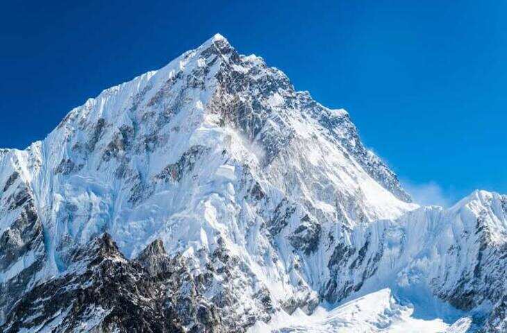 धरती पर एवरेस्ट तो चांद पर सबसे ऊंची चोटी कौन-सी? Mount Huygens पर पहुंचना कितना मुश्किल, जानें