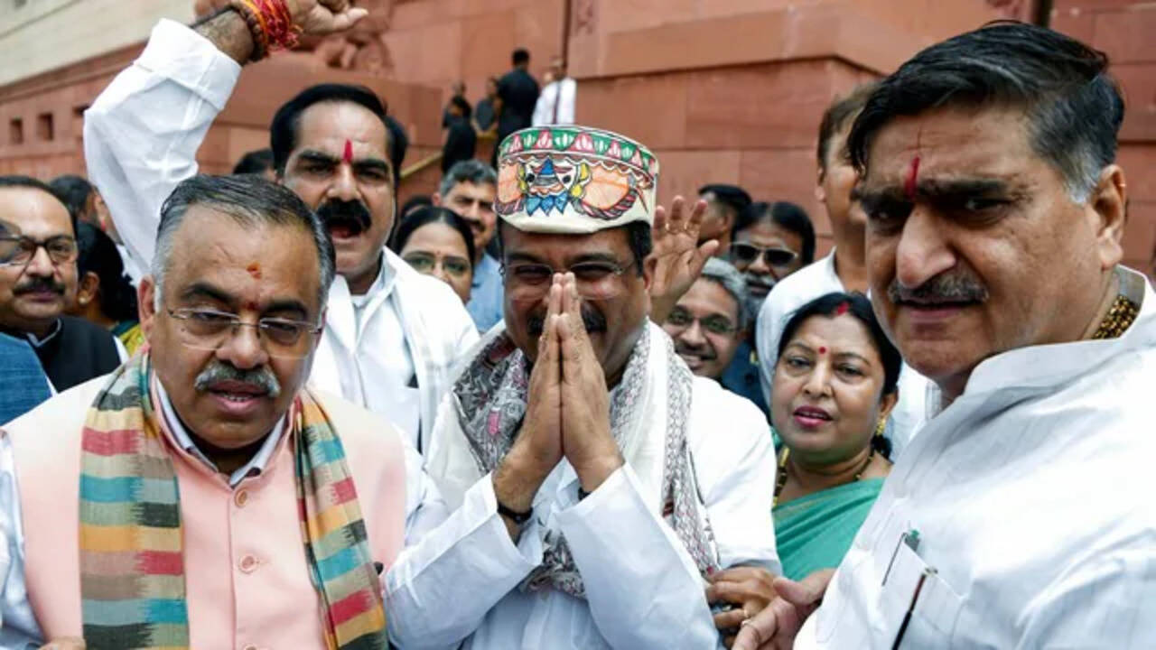धर्मेंद्र प्रधान ने इस्तीफे के बाद तोड़ी चुप्पी, बोले- 'मैं स्ट्रीट फाइटर हूं, AC रूम का एक्टिविस्ट नहीं'