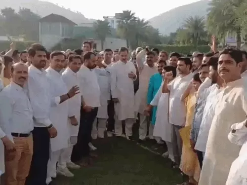 नेता प्रतिपक्ष टीकाराम जूली बोले- कांग्रेसी भी दिल्ली पहुंच रहे, पंचायत चुनाव के टिकट फाइनल करने से पहले भूपेंद्र यादव और वैभव गहलोत अलवर पहुंचे