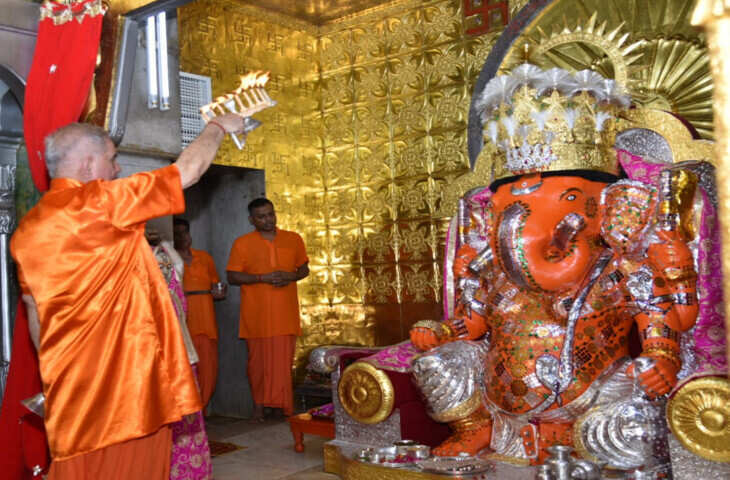 आखिर सदियों पुराने Moti Dungri मंदिर में बाई ओर क्यों है बप्पा की सूंड? वीडियो में रहस्य जान चौंक जाएंगे आप&nbsp;