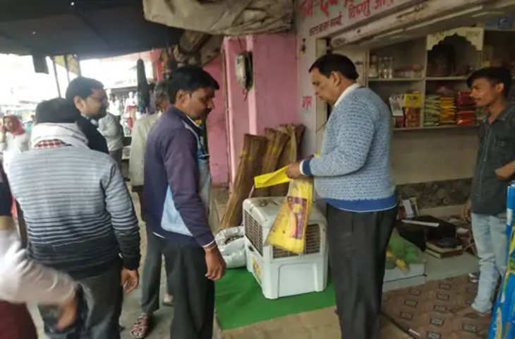 Bharatpur नदबई में पालिका की प्लास्टिक कैरी बैग के खिलाफ कार्रवाई