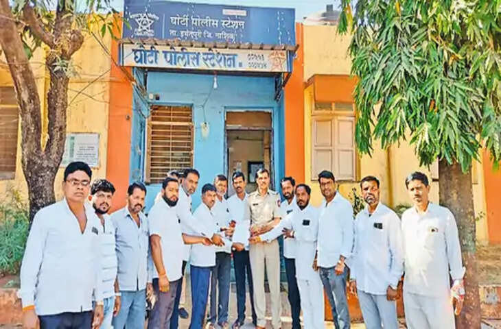 Nashik&nbsp;मुक्ने में वितरण का पानी छोड़े जाने का विरोध : परियोजना प्रभावित किसानों ने नहर का काम रोक दिया है.