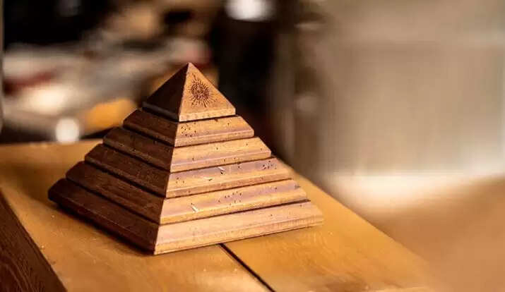 Vastu tips for pyramids know best direction for pyramid for positive energy and lot of money