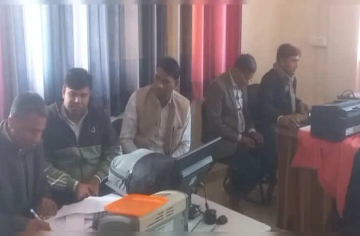 अलवर में ACB की कार्रवाई, आयकर व&zwj;िभाग के कर्मचारी को घूस लेते रंगे हाथ पकड़ा