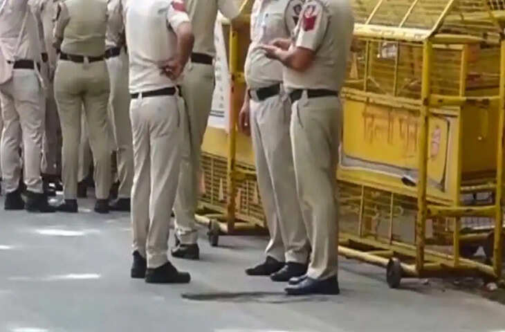 अंबेडकर अस्पताल के ड्यूटी रूम में मृत मिले सीनियर रेजिडेंट डॉक्टर, पुलिस को मिला कथित सुसाइड नोट