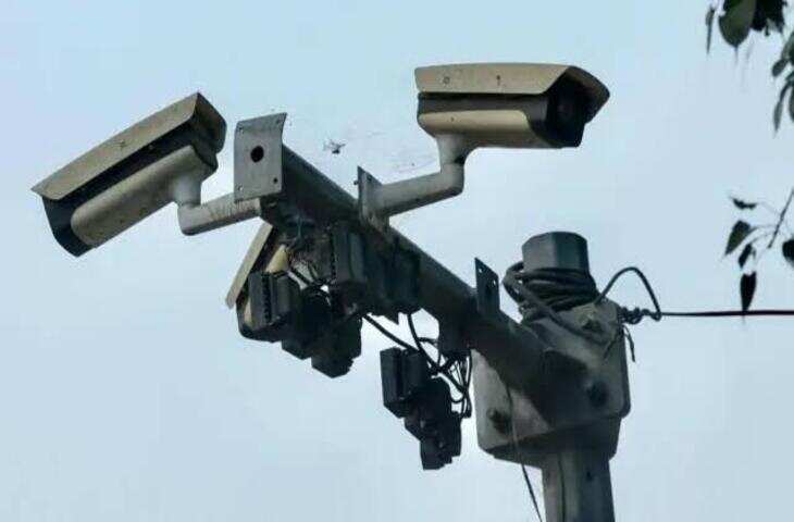 भोपाल रेलवे स्टेशन पर लावारिस मिली मासूम के मामले में बड़ा सुराग, CCTV में महिला और युवक बच्ची के साथ कैद