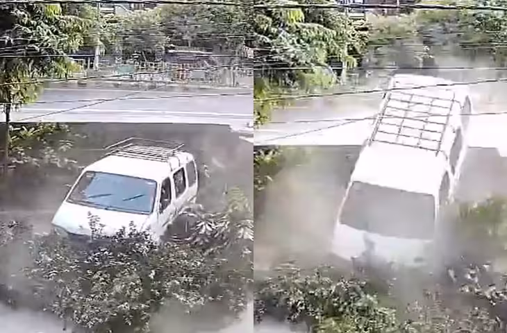 गाजियाबाद में स्कूल वैन का बिगड़ा संतुलन, 4 बच्चों को लेकर जा रही गाड़ी हादसे का शिकार