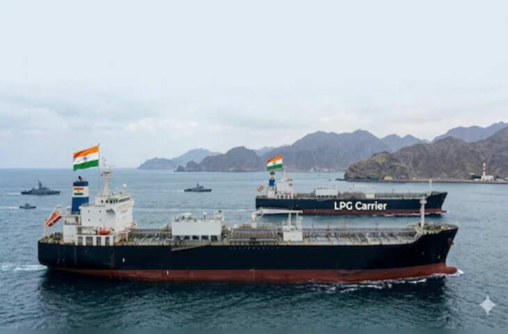 भारत को बड़ी राहत! LPG लेकर आ रहे भारतीय जहाज INS Shivalik और INS Nanda Devi ने होर्मुज का रास्ता पार किया