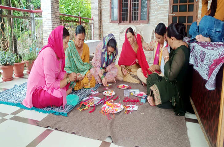 कम पढ़ी-लिखी गृहणियां भी बन सकती हैं आत्मनिर्भर, 2 मिनट के शानदार वीडियो में जाने 10,000 से कम लागत वाले&nbsp;व्यवसाय जो देंगे बड़ी कमाई