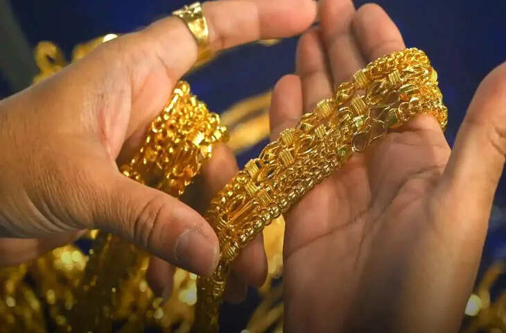 सोने की कीमतों में गिरावट, चांदी में भारी उथल-पुथल, जानें 24 कैरेट से 18 कैरेट तक के ताजा रेट