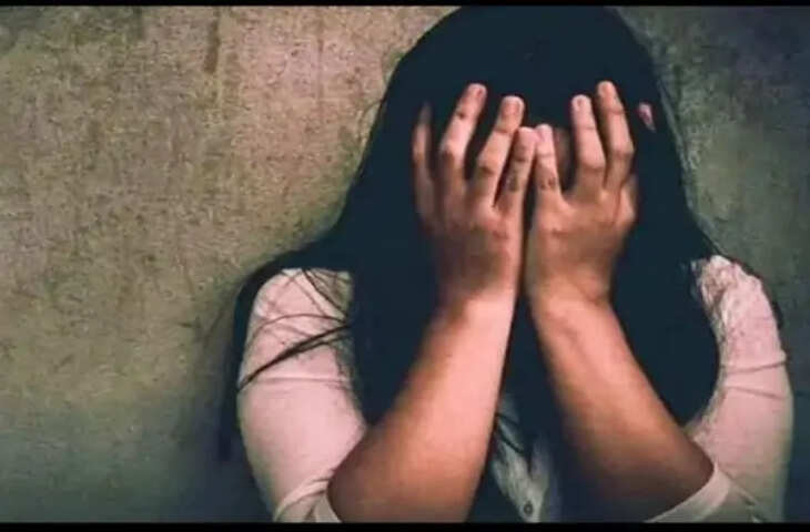 12 साल की उम्र में बेटी से दुष्कर्म का आरोप, मां पर जबरन गर्भपात कराने का केस; युवती ने दर्ज कराई FIR