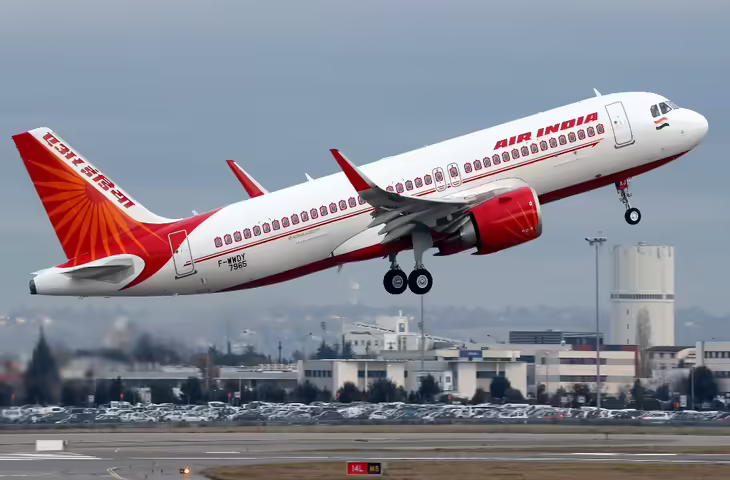 हवाई सफर महंगा! Air India ने बढ़ाया फ्यूल सरचार्ज, जानें एक टिकट के लिए अब कितनी ज्यादा चुकानी होगी कीमत ?