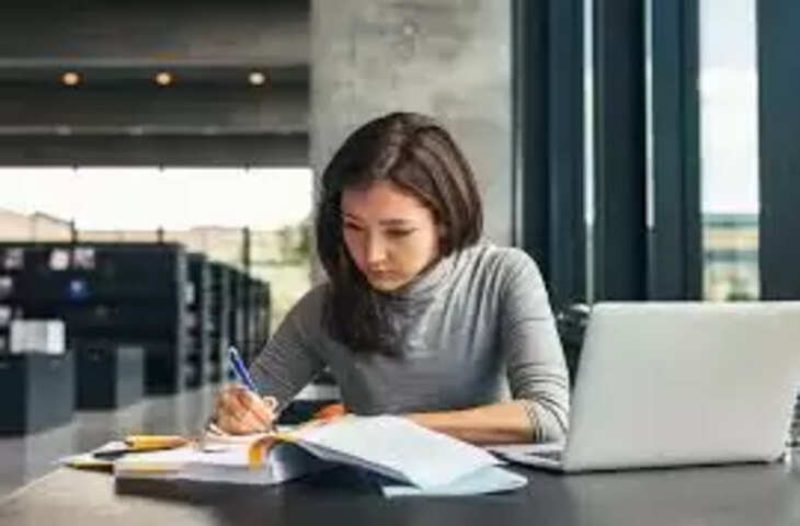 Buxar नामांकन, पंजीयन और फॉर्म भरने का होता है काम, शैक्षणिक व्यवस्था कायम करने के लिए प्लस टू विद्यालय में 32 शिक्षकों की नियुक्ति की गई है