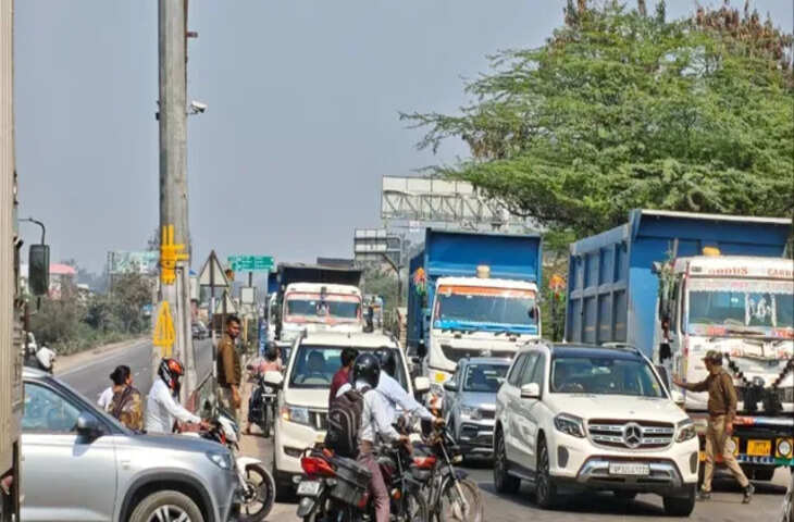 लखनऊ-कानपुर एक्सप्रेसवे से आजाद चौक के जाम से जल्द राहत की उम्मीद