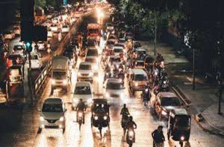 एक सुट्टे ने रोक दी ढिशुम-ढिशुम...सड़क पर होने जा रही थी वॉर, लेकिन...देखें वीडियो