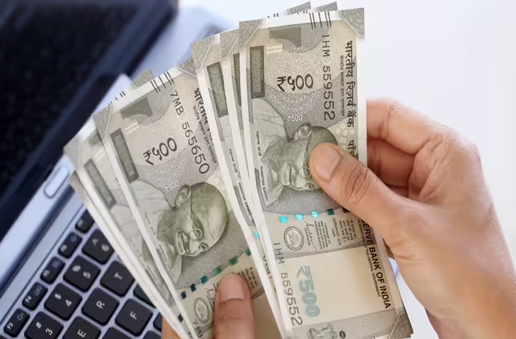 धनवर्षा योग 2025: 100 साल बाद ग्रहों का महासंयोग, साल खत्म होने से पहले 3 राशि वालों पर बरसेगा पैसा