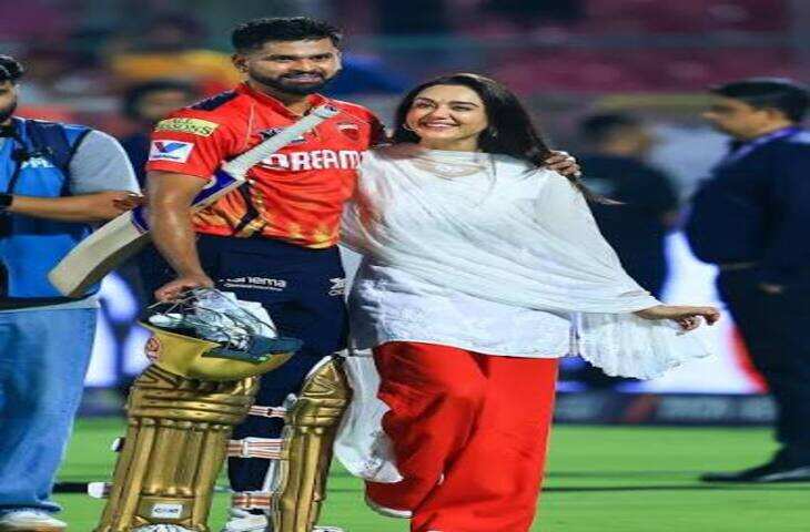 सरपंच साहब के साथ दिखीं प्रीति जिंटा, IPL से पहले पंजाब किंग्स की ट्रॉफी जीत पर हुई चर्चा